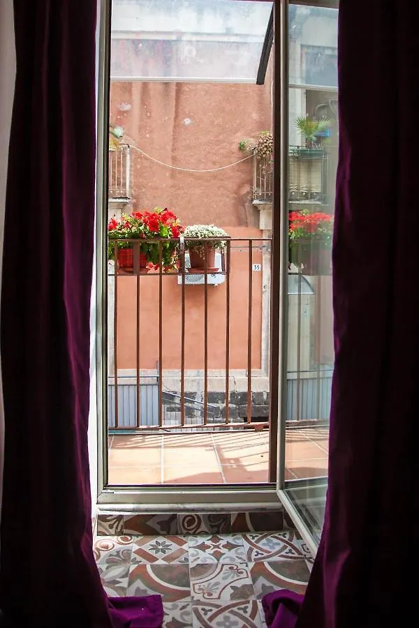 Apartment La Casetta In Centro By Sicily In Home Catania Italien